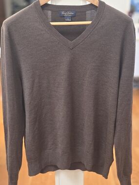 Brooks Brothers Men's Large (L) 100% Saxxon Wool Brown V-Neck Sweater  GUC